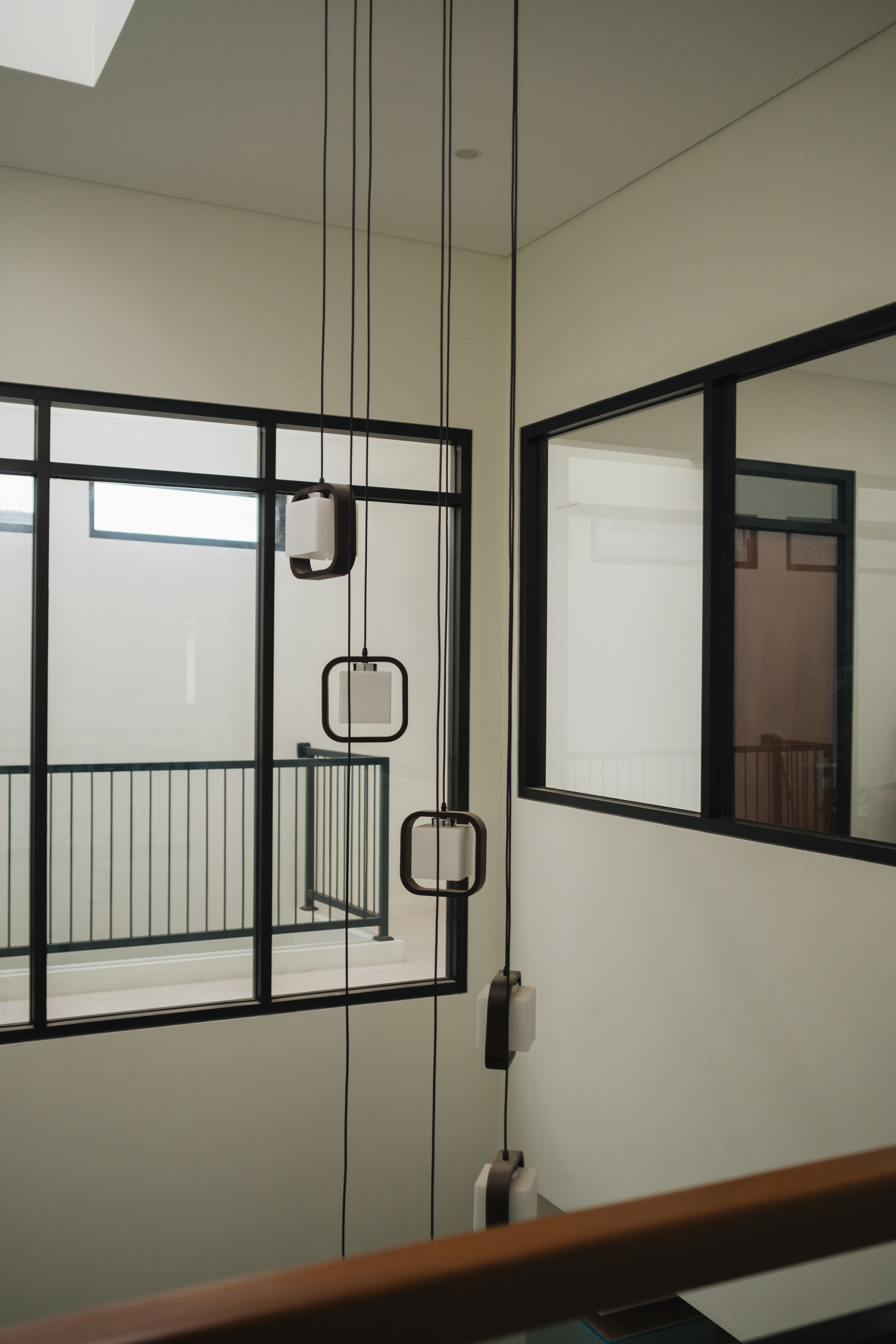 Void lantai 2 lampu gantung hias Project RB 080